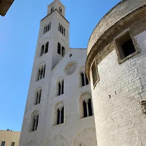 Pensjonat Landlord 8 - Finestra Sulla Cattedrale, Bari